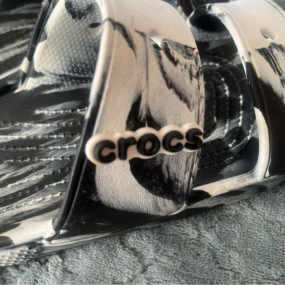 Crocs Marbled Sandal Black White Marble Slides Mens 7 Womens 9 206761-001‎